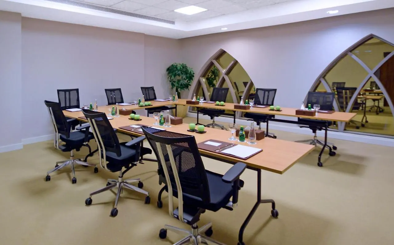 M Hotel Al Dana Makkah By Millennium Mekka 4*,